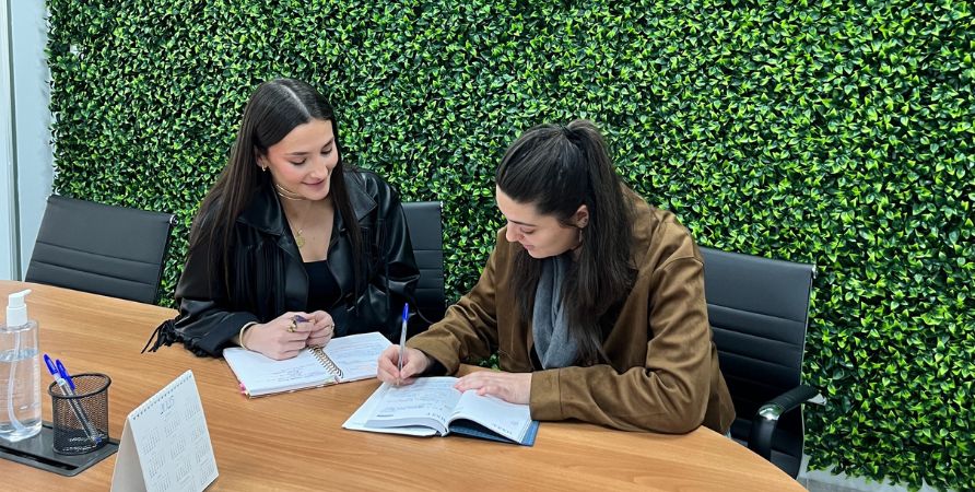 trabajadoras de Las Nieves junto a fundación